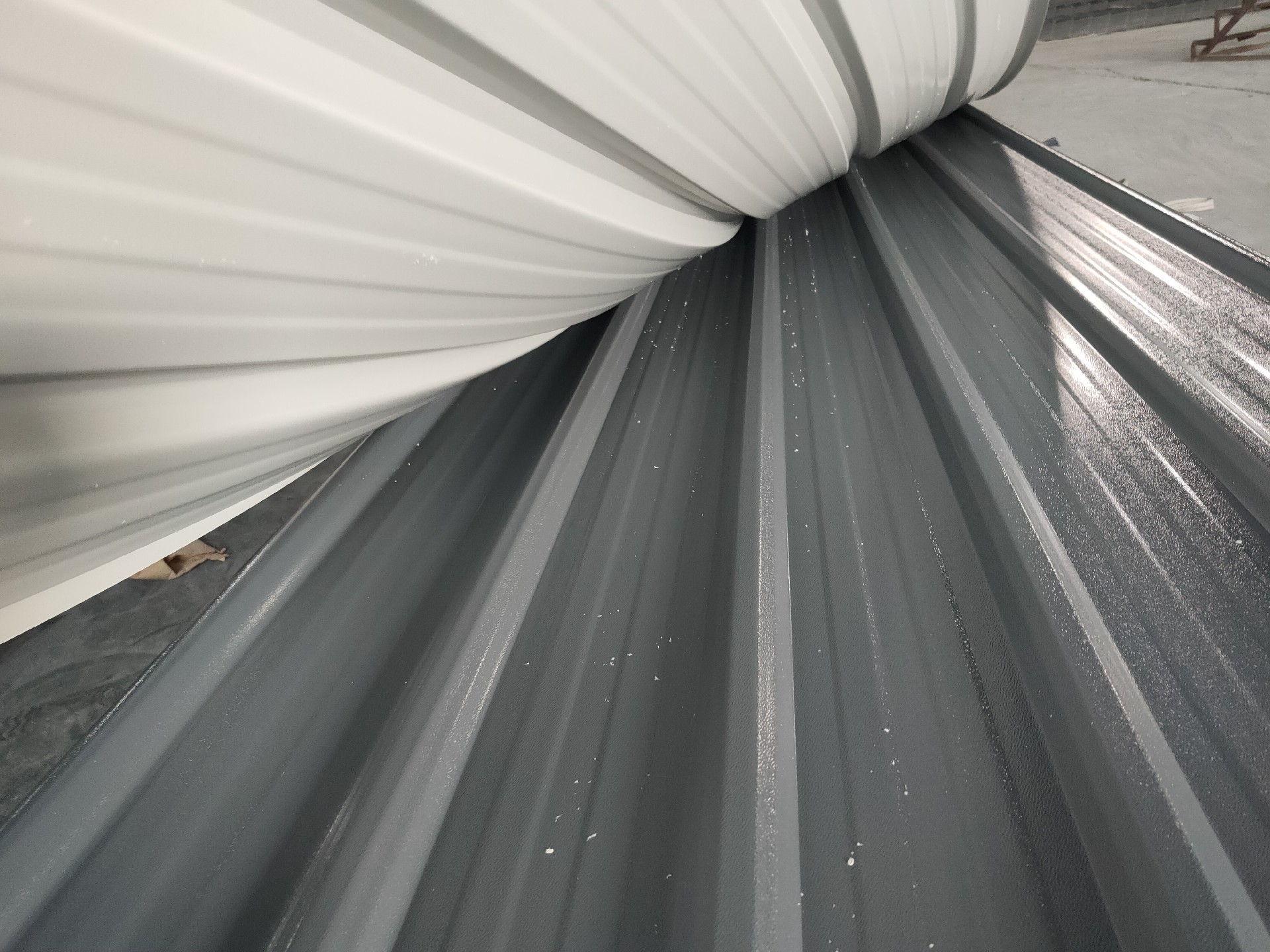 如何辨別樹脂瓦的質(zhì)量好壞？